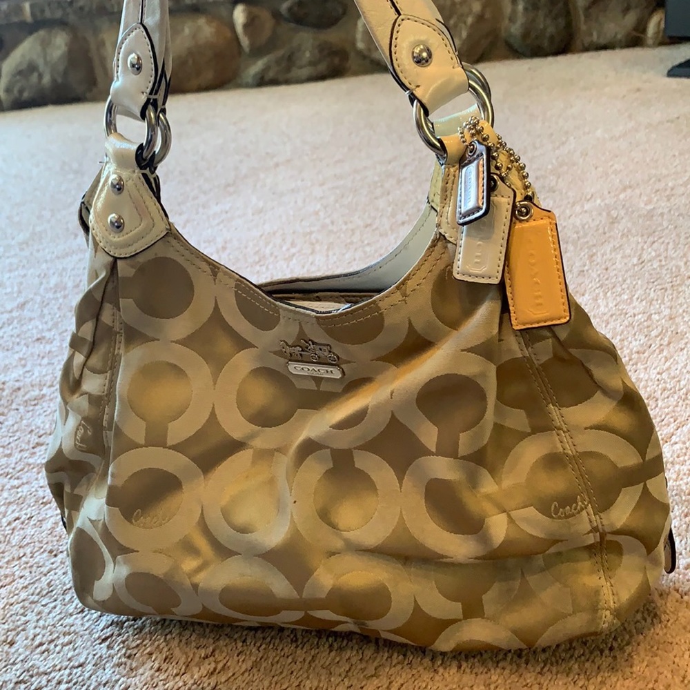 Tan coach purse - Picture 2 of 7